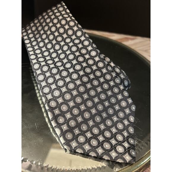 Ike Behar Men’s Silk Tie Black Gray White Geometric 3.5 Inch Width - Picture 1 of 3